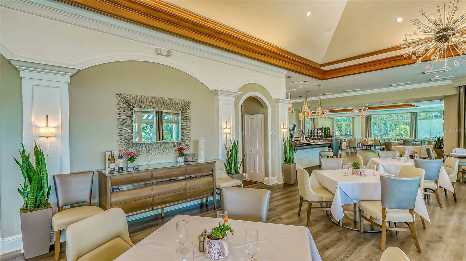 UNIVERSITY PARK COUNTRY CLUB-HENLEY - Residential