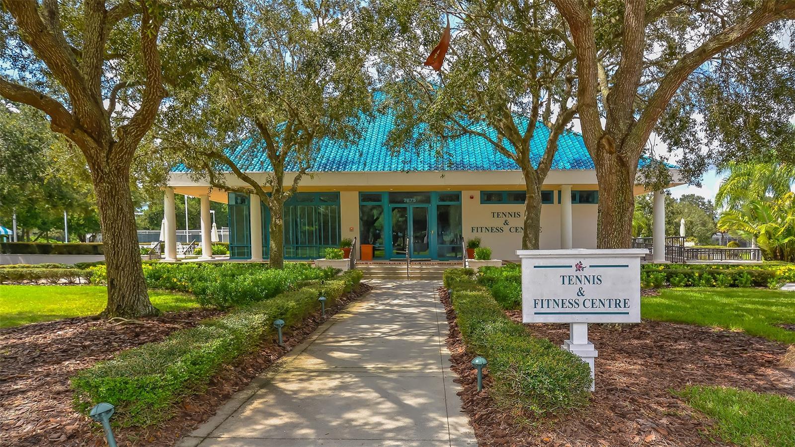 UNIVERSITY PARK COUNTRY CLUB-HENLEY - Residential