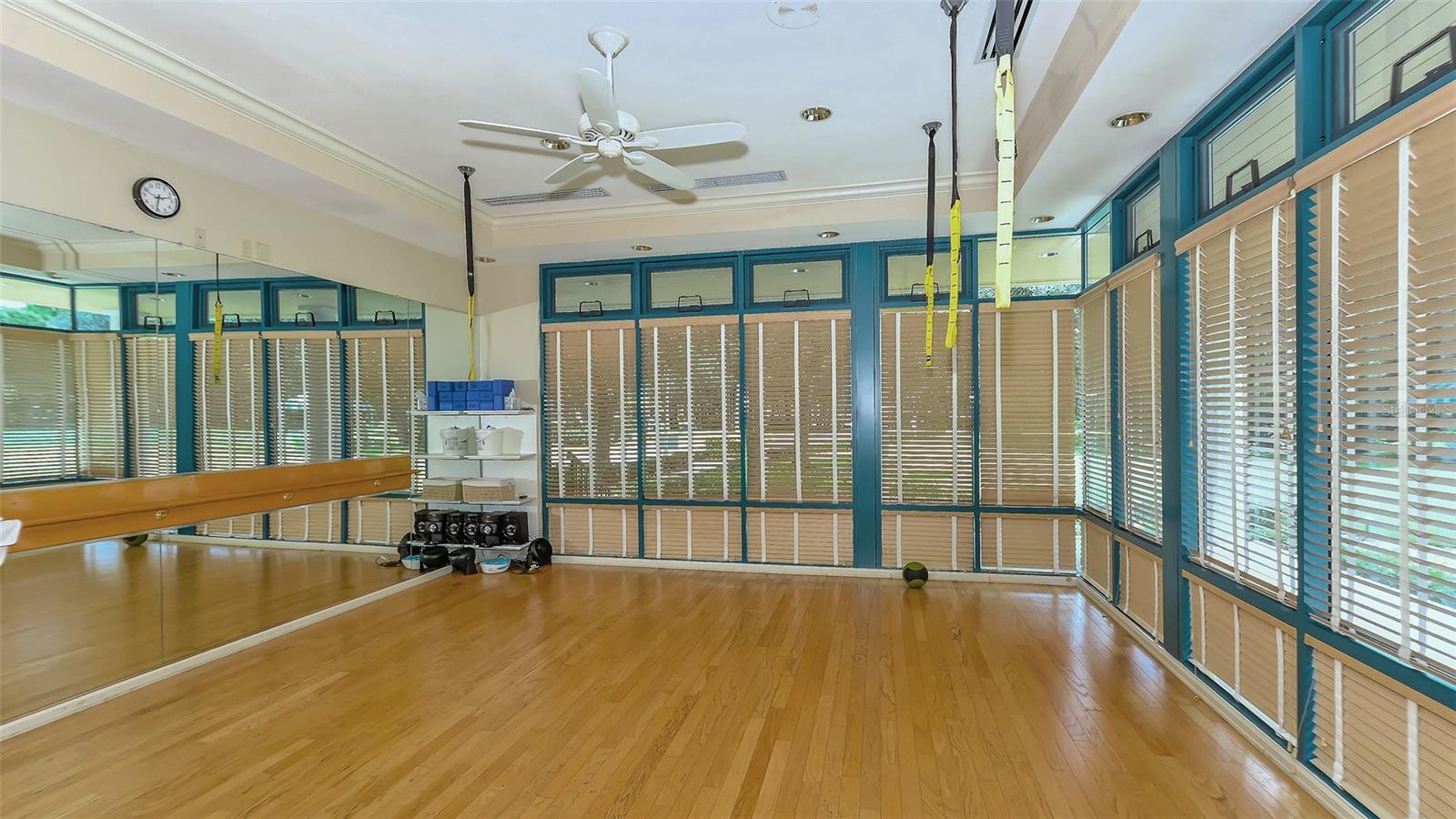 UNIVERSITY PARK COUNTRY CLUB-HENLEY - Residential