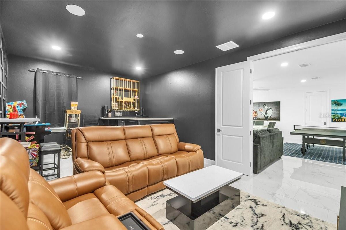 SAPPHIRE POINT PH IVA & IVB - Residential