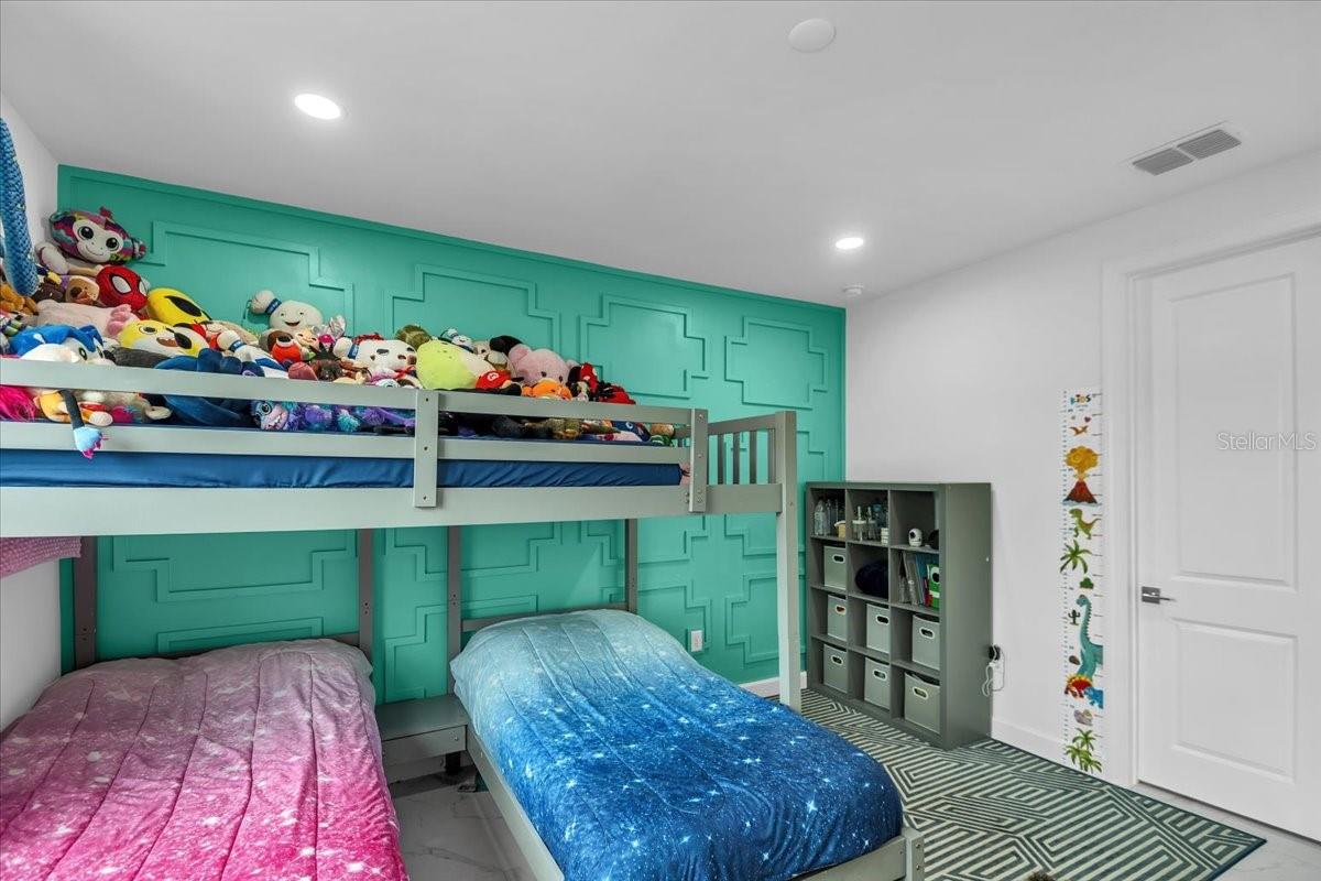 SAPPHIRE POINT PH IVA & IVB - Residential