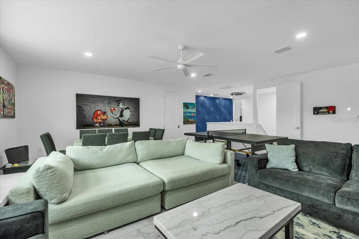 SAPPHIRE POINT PH IVA & IVB - Residential