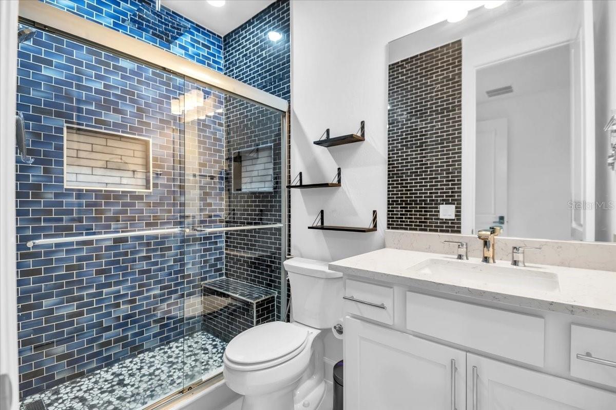 SAPPHIRE POINT PH IVA & IVB - Residential