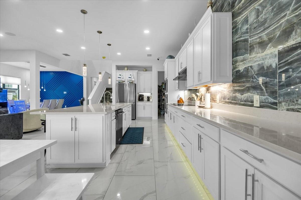 SAPPHIRE POINT PH IVA & IVB - Residential