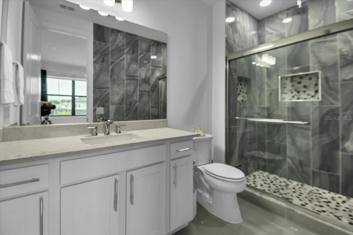 SAPPHIRE POINT PH IVA & IVB - Residential