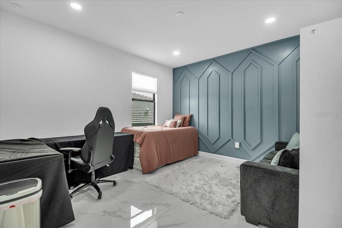 SAPPHIRE POINT PH IVA & IVB - Residential