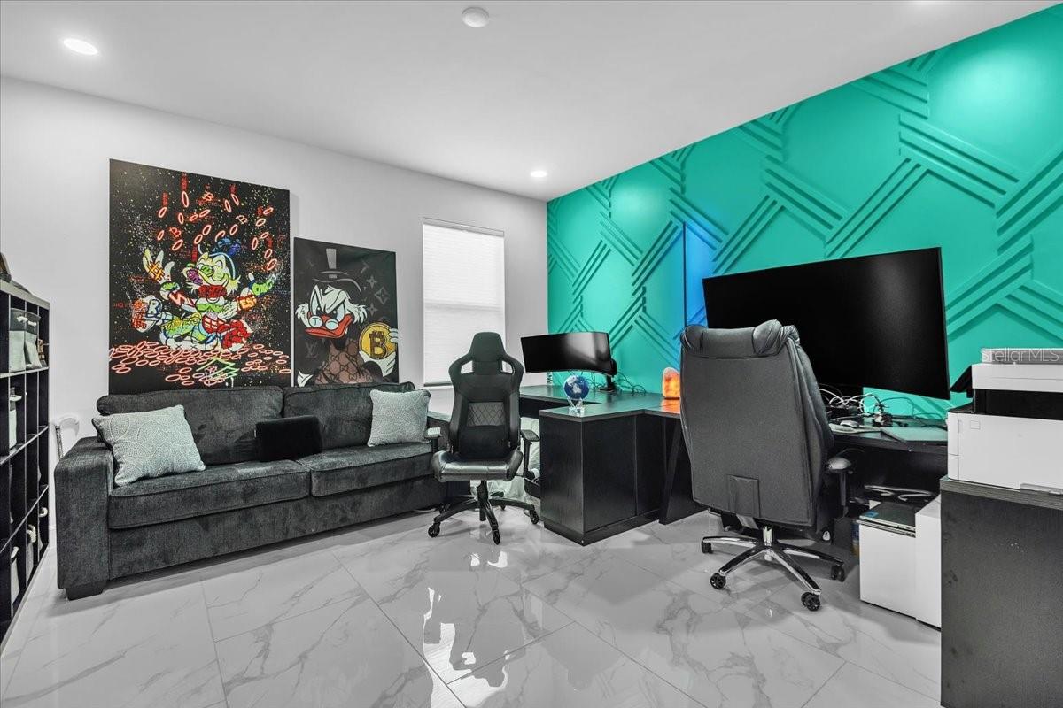 SAPPHIRE POINT PH IVA & IVB - Residential