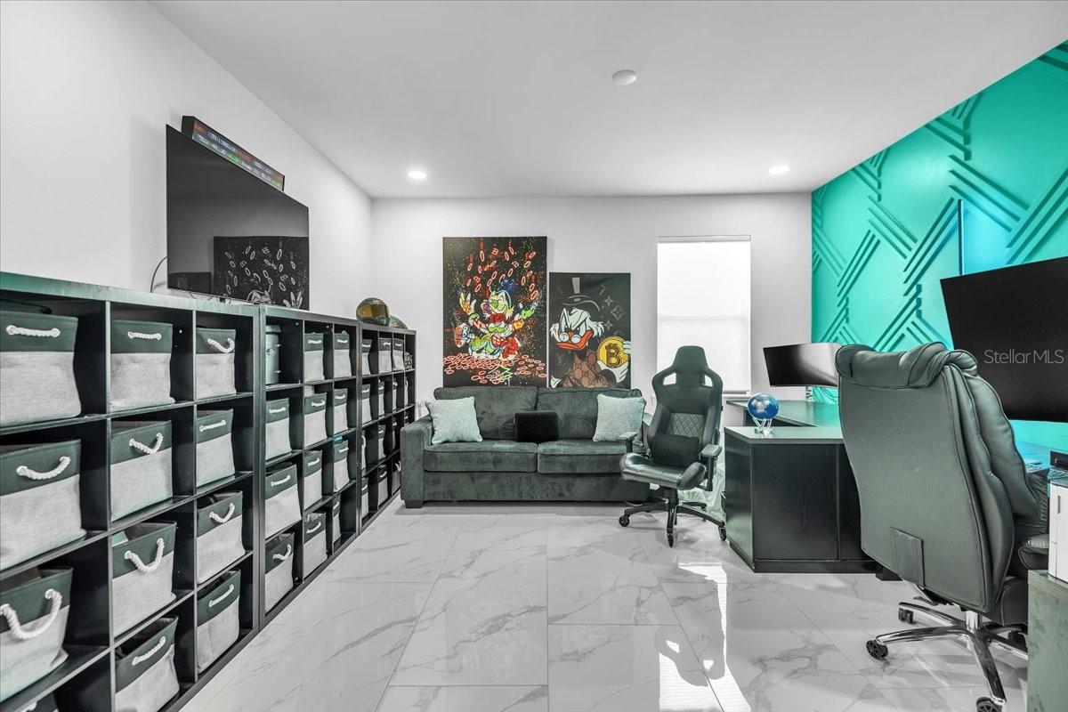 SAPPHIRE POINT PH IVA & IVB - Residential