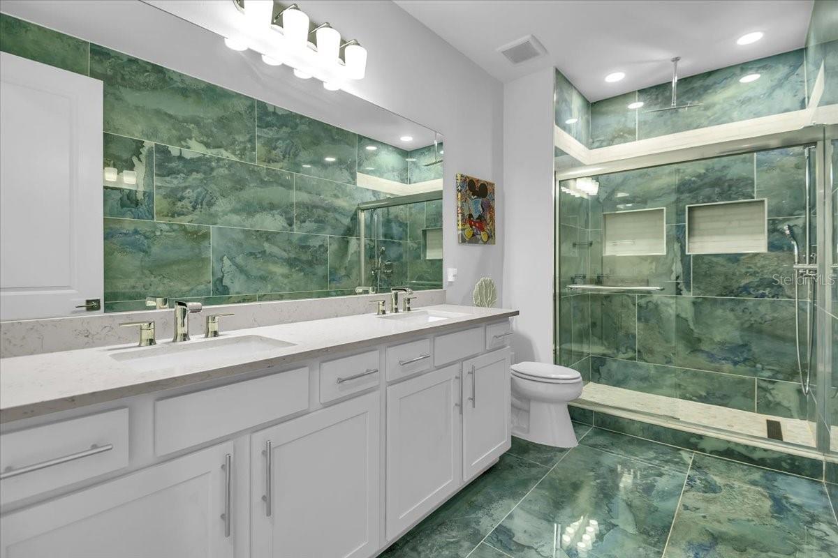 SAPPHIRE POINT PH IVA & IVB - Residential
