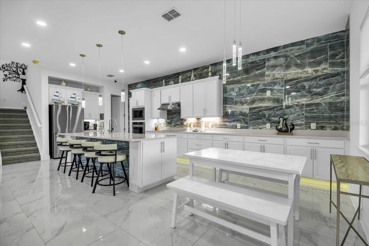 SAPPHIRE POINT PH IVA & IVB - Residential