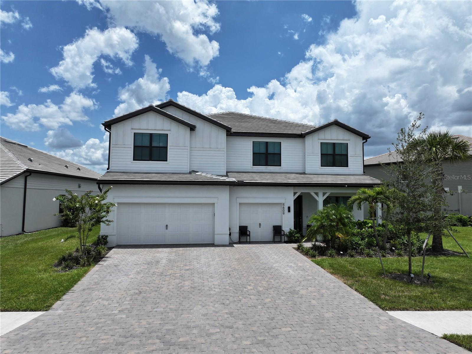 SAPPHIRE POINT PH IVA & IVB - Residential