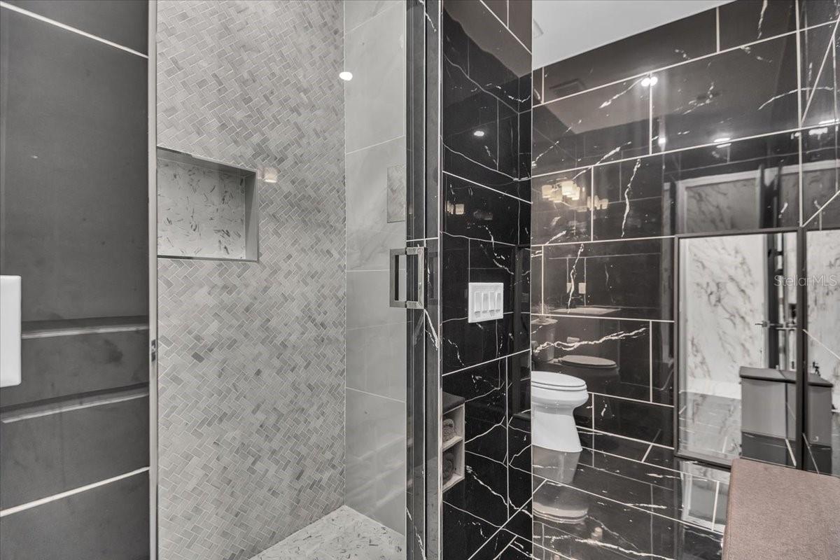 SAPPHIRE POINT PH IVA & IVB - Residential