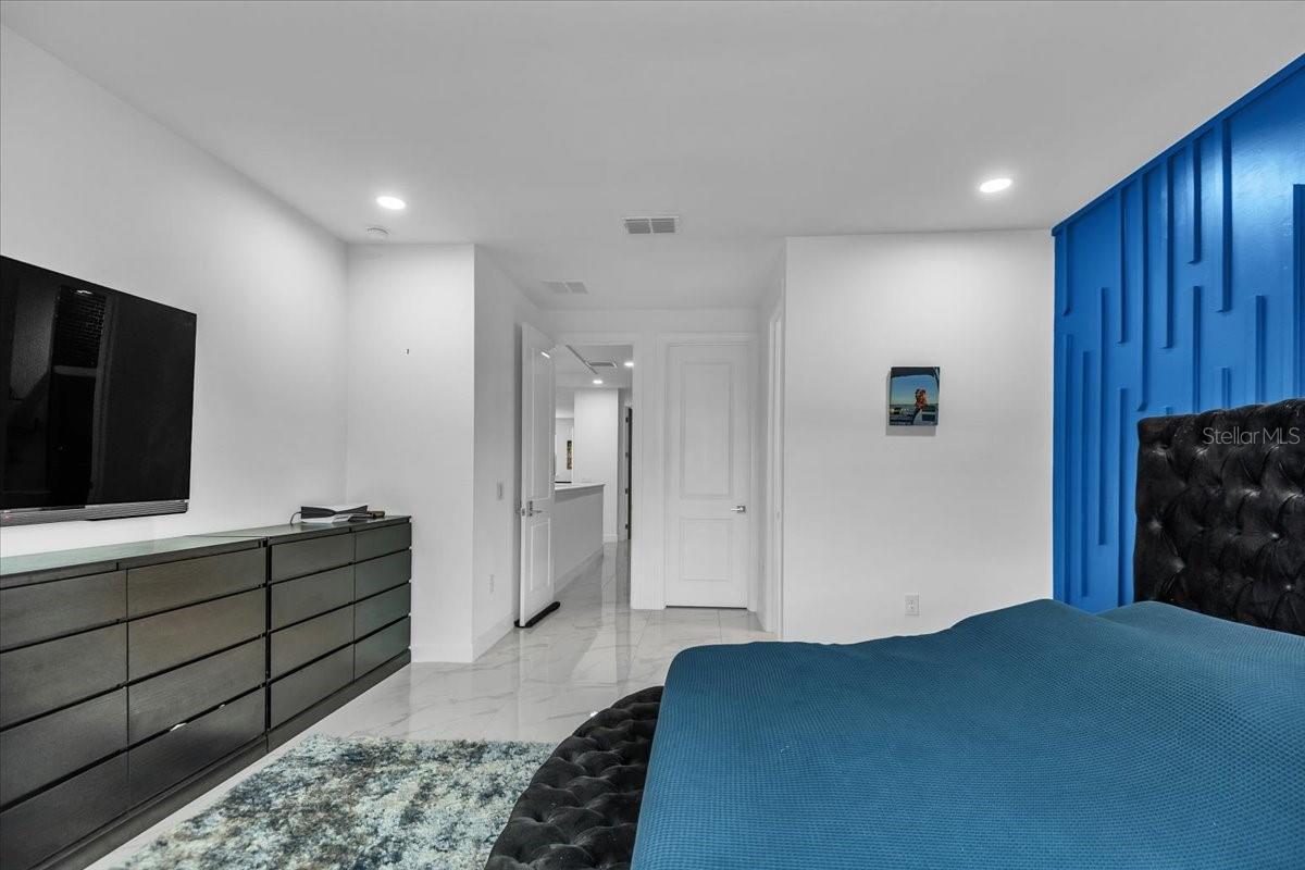 SAPPHIRE POINT PH IVA & IVB - Residential