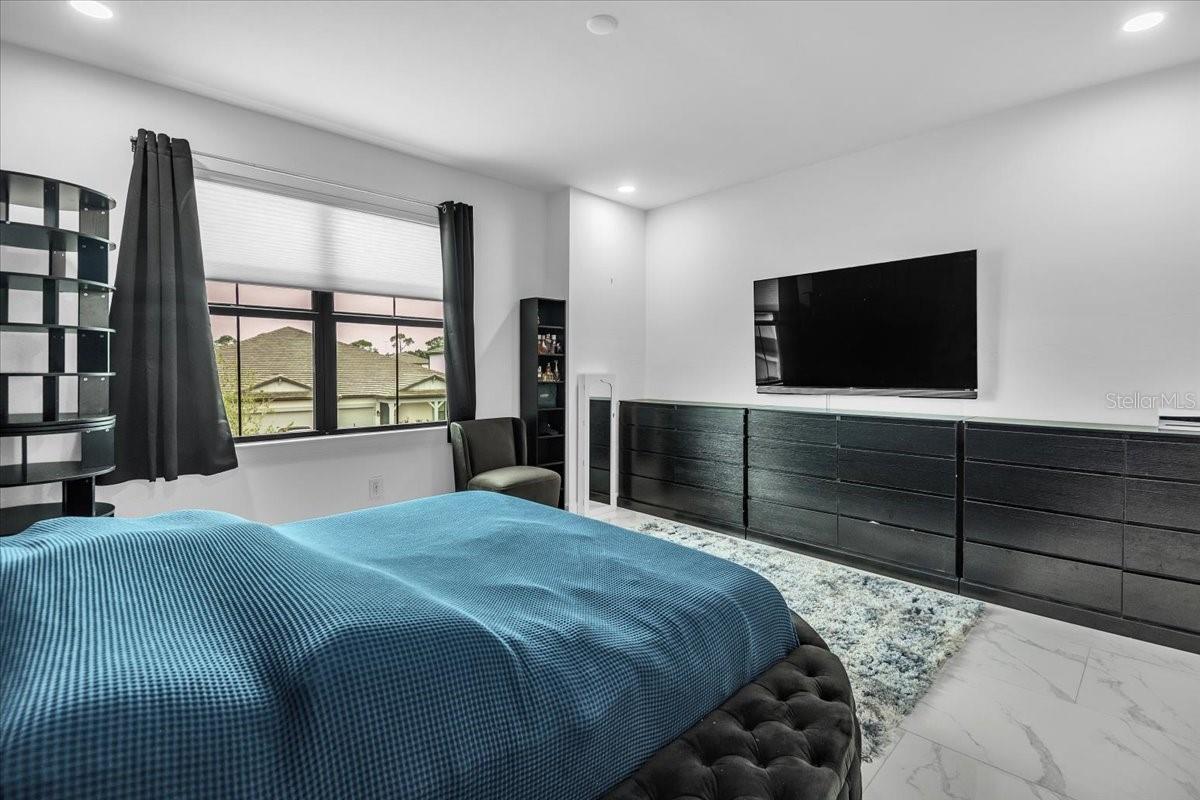 SAPPHIRE POINT PH IVA & IVB - Residential