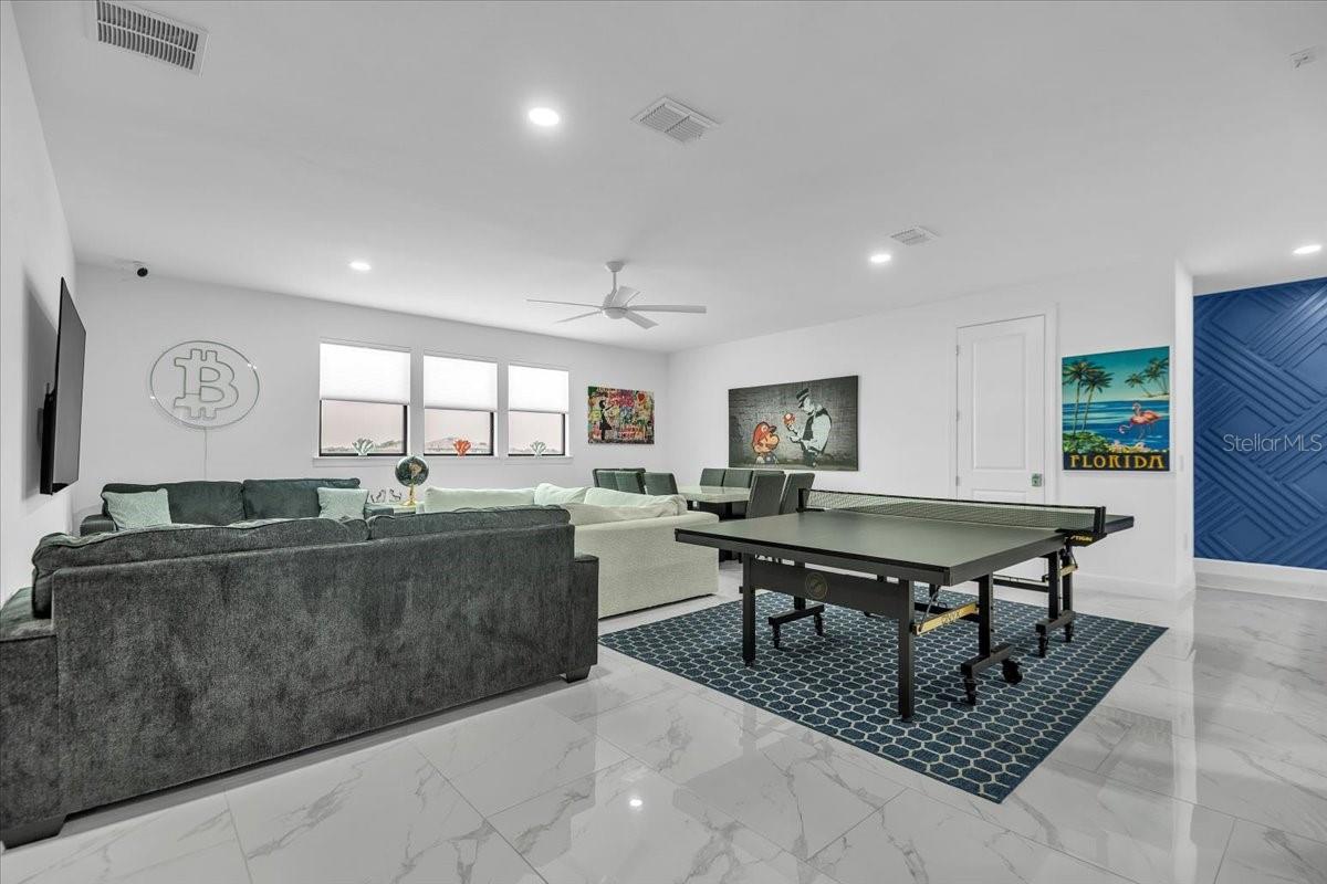 SAPPHIRE POINT PH IVA & IVB - Residential