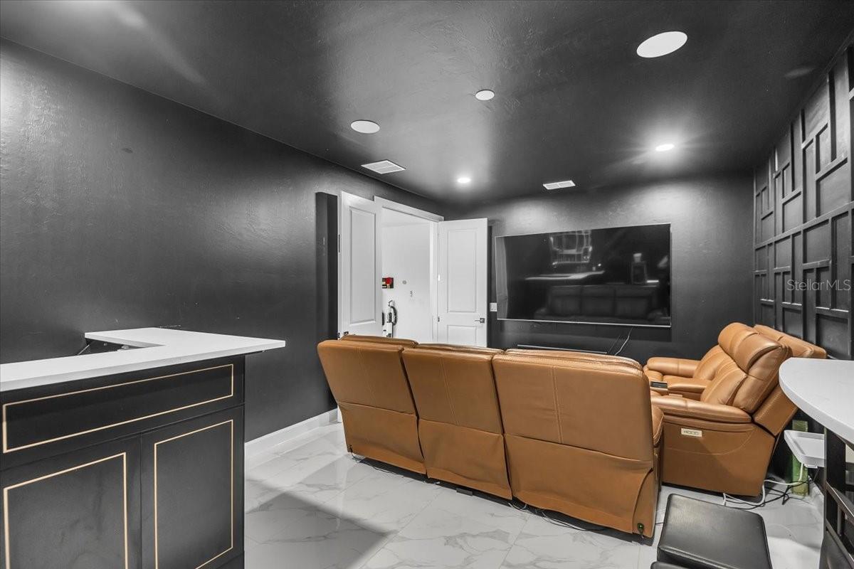 SAPPHIRE POINT PH IVA & IVB - Residential