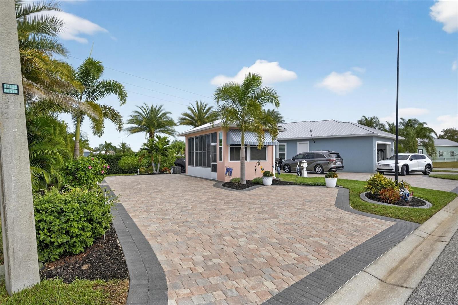 BAY LAKE RESIDENCE - Land