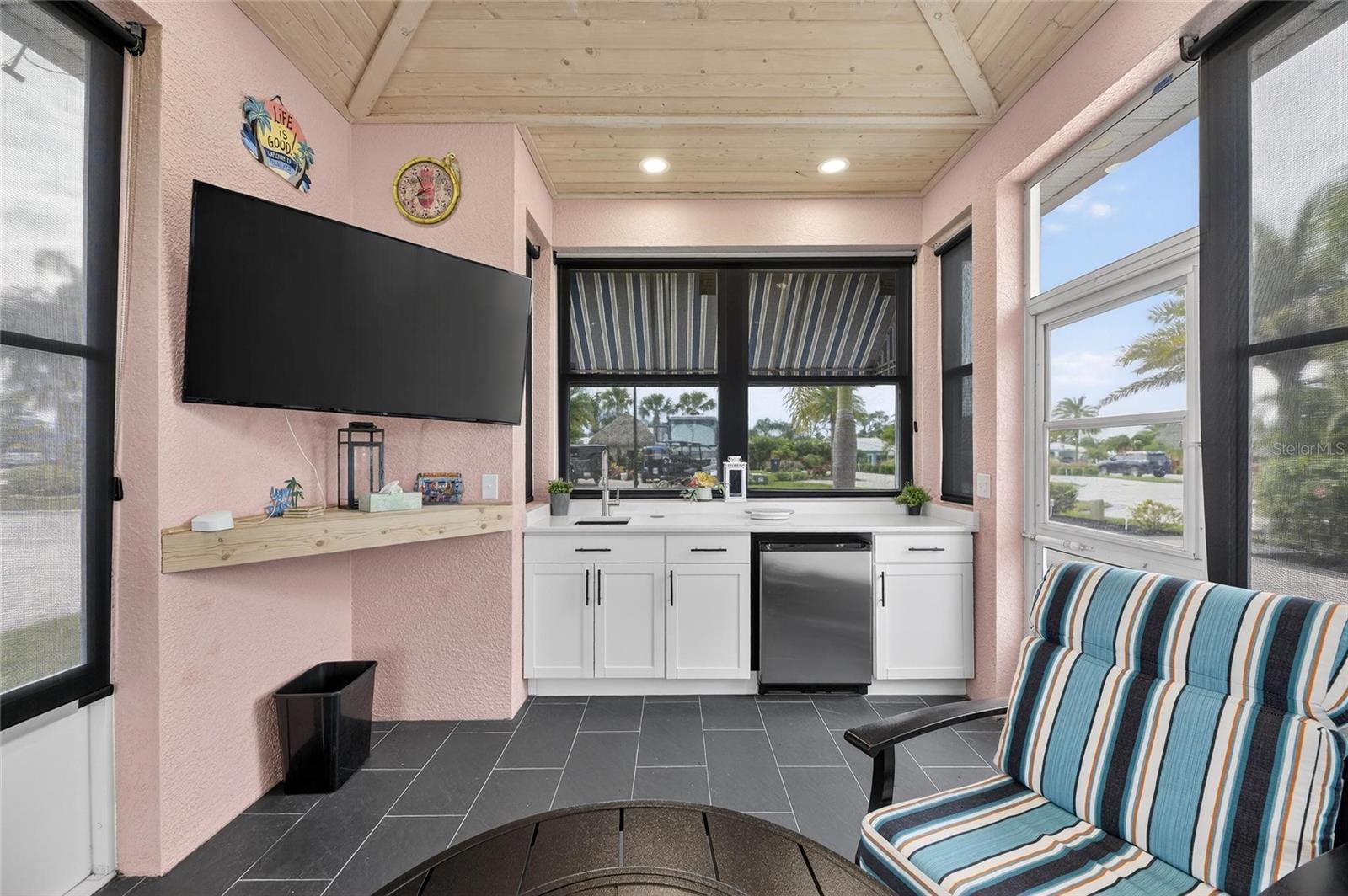 BAY LAKE RESIDENCE - Land
