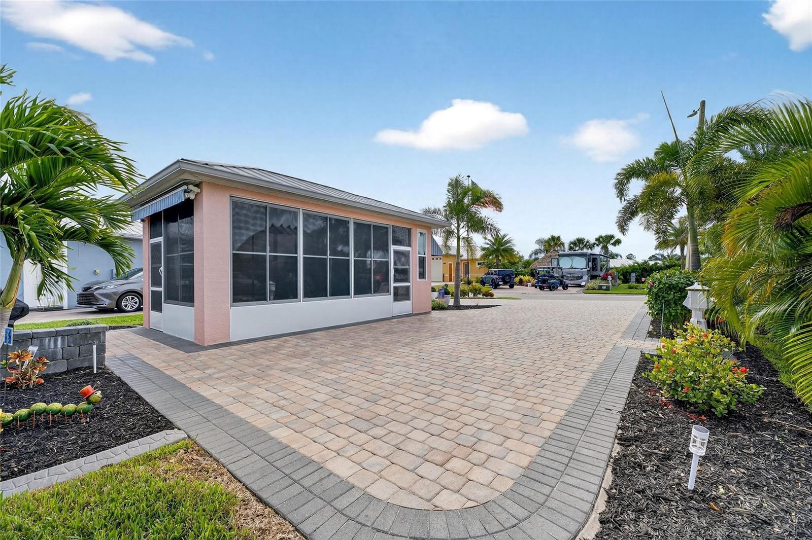 BAY LAKE RESIDENCE - Land