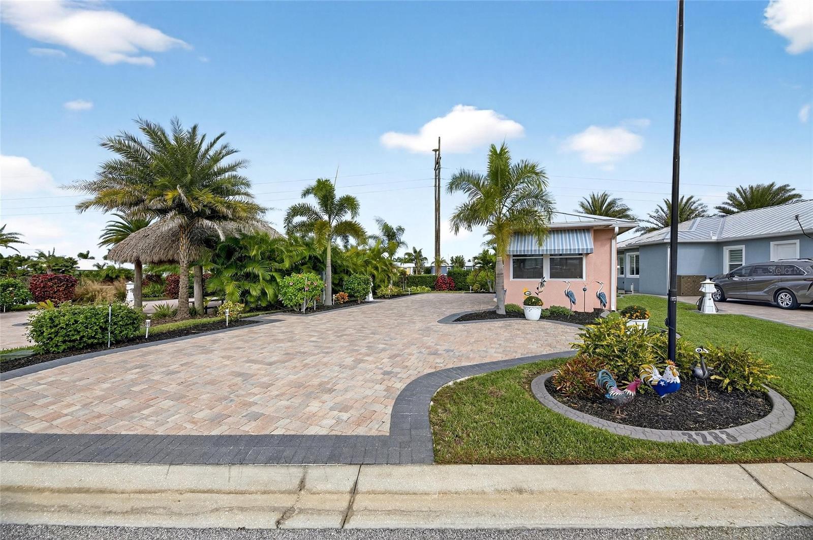 BAY LAKE RESIDENCE - Land