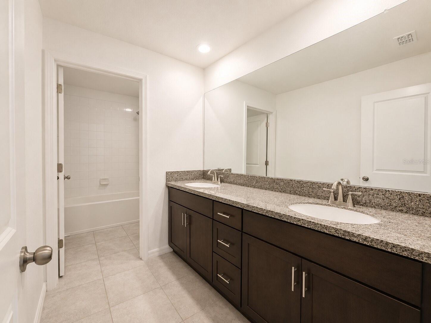CREEK PRESERVE PH 2-4 - Residential Lease