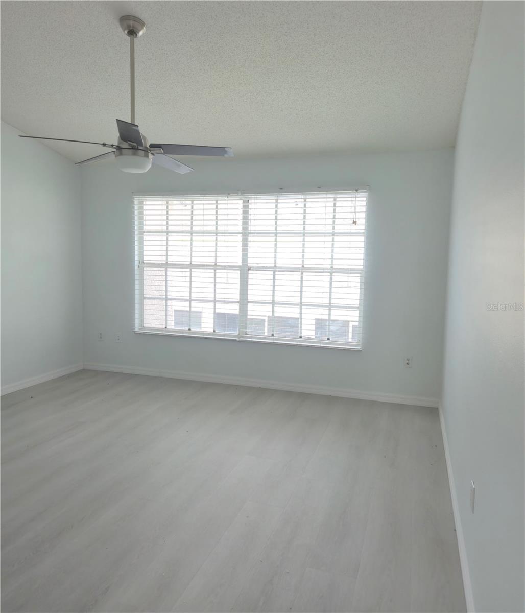 THE TOWNHOMES AT KENSINGTON - Residential