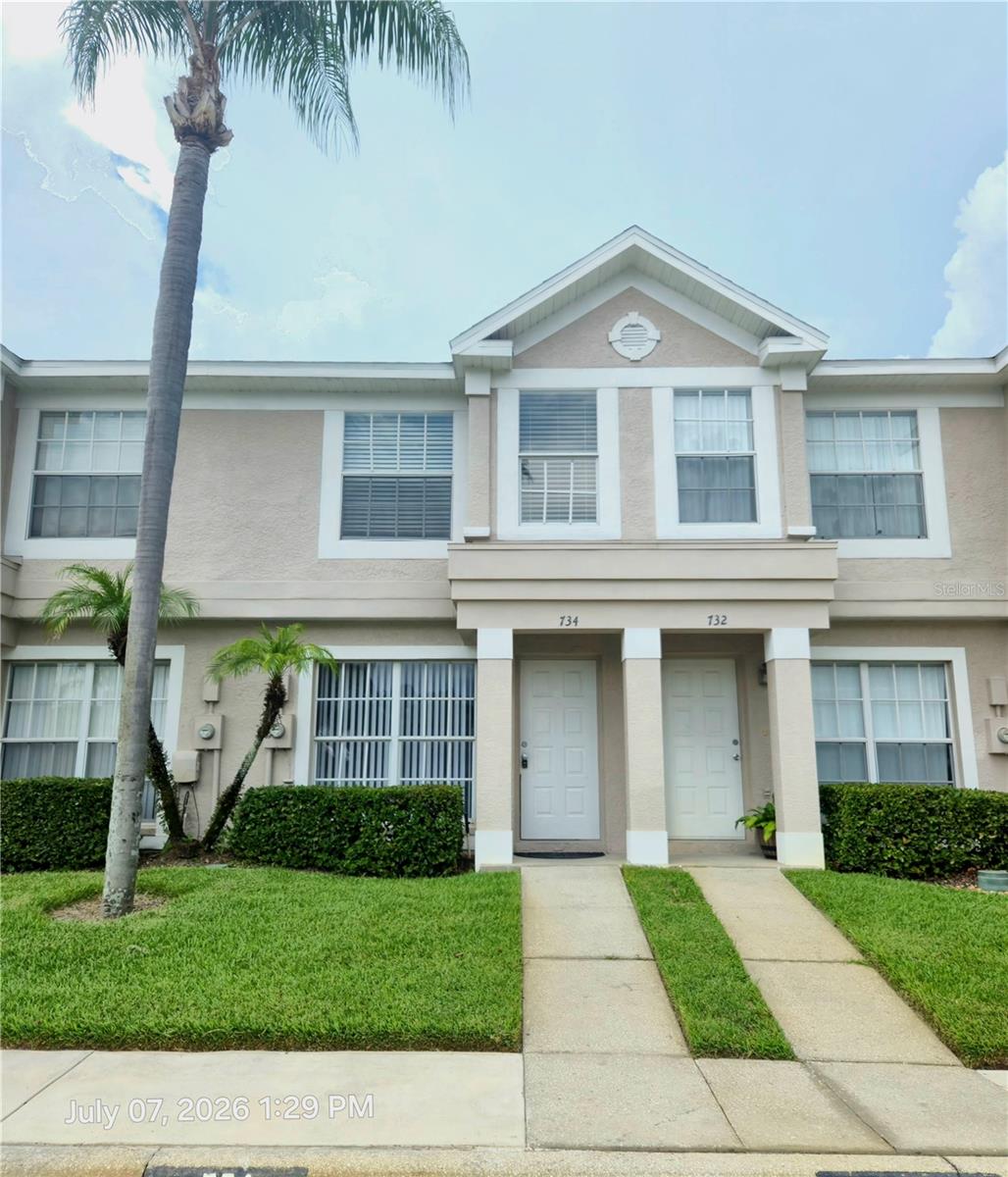 THE TOWNHOMES AT KENSINGTON - Residential