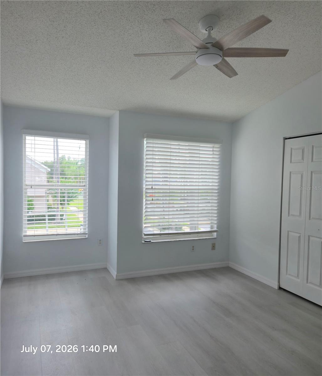 THE TOWNHOMES AT KENSINGTON - Residential