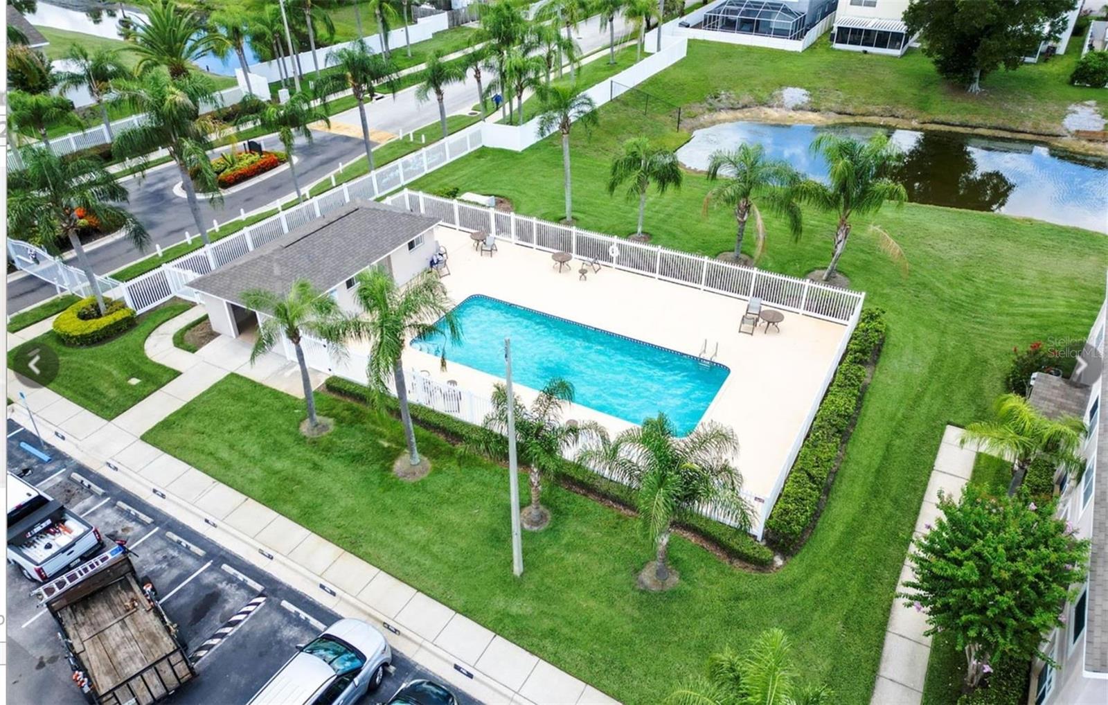 THE TOWNHOMES AT KENSINGTON - Residential