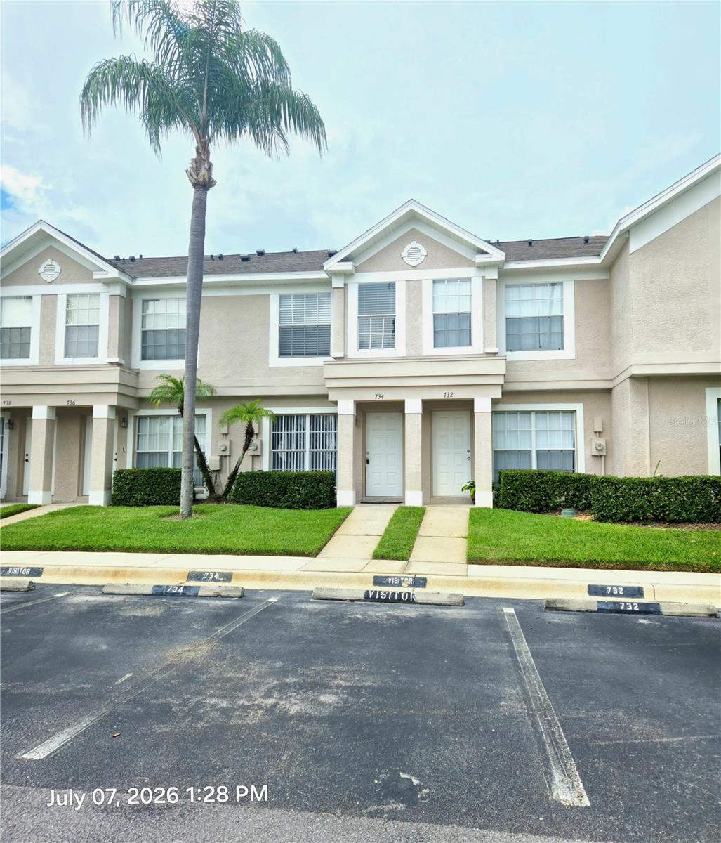 THE TOWNHOMES AT KENSINGTON - Residential