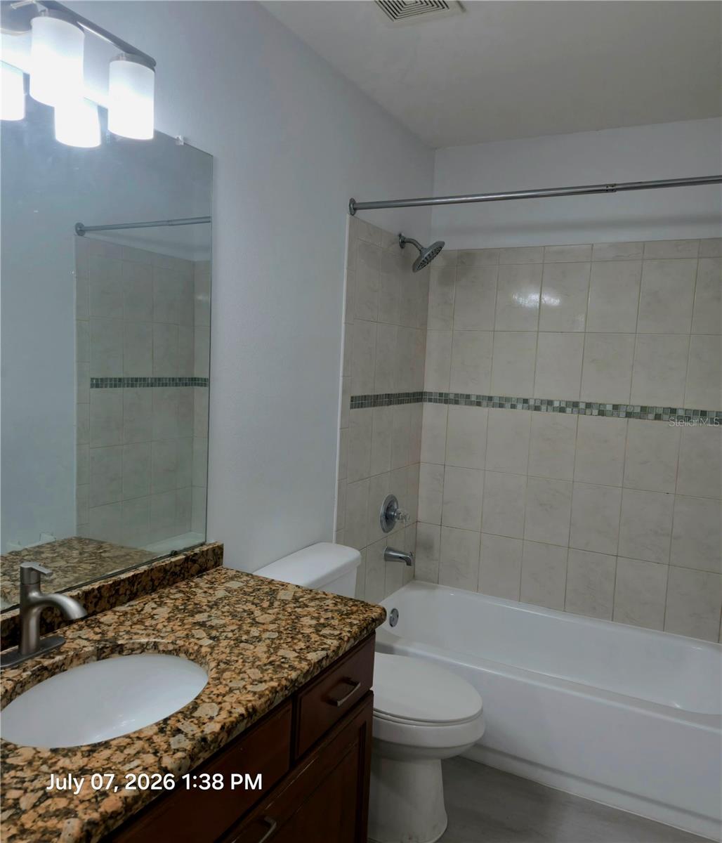 THE TOWNHOMES AT KENSINGTON - Residential