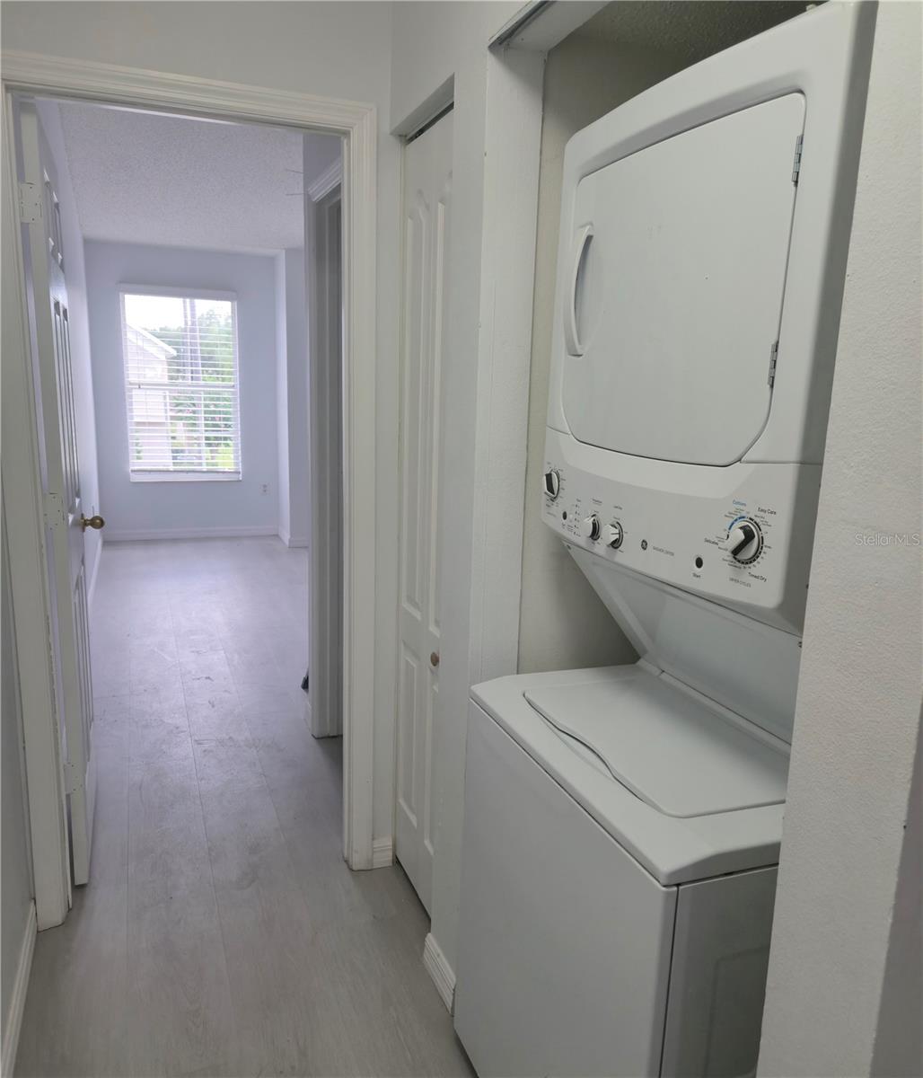 THE TOWNHOMES AT KENSINGTON - Residential