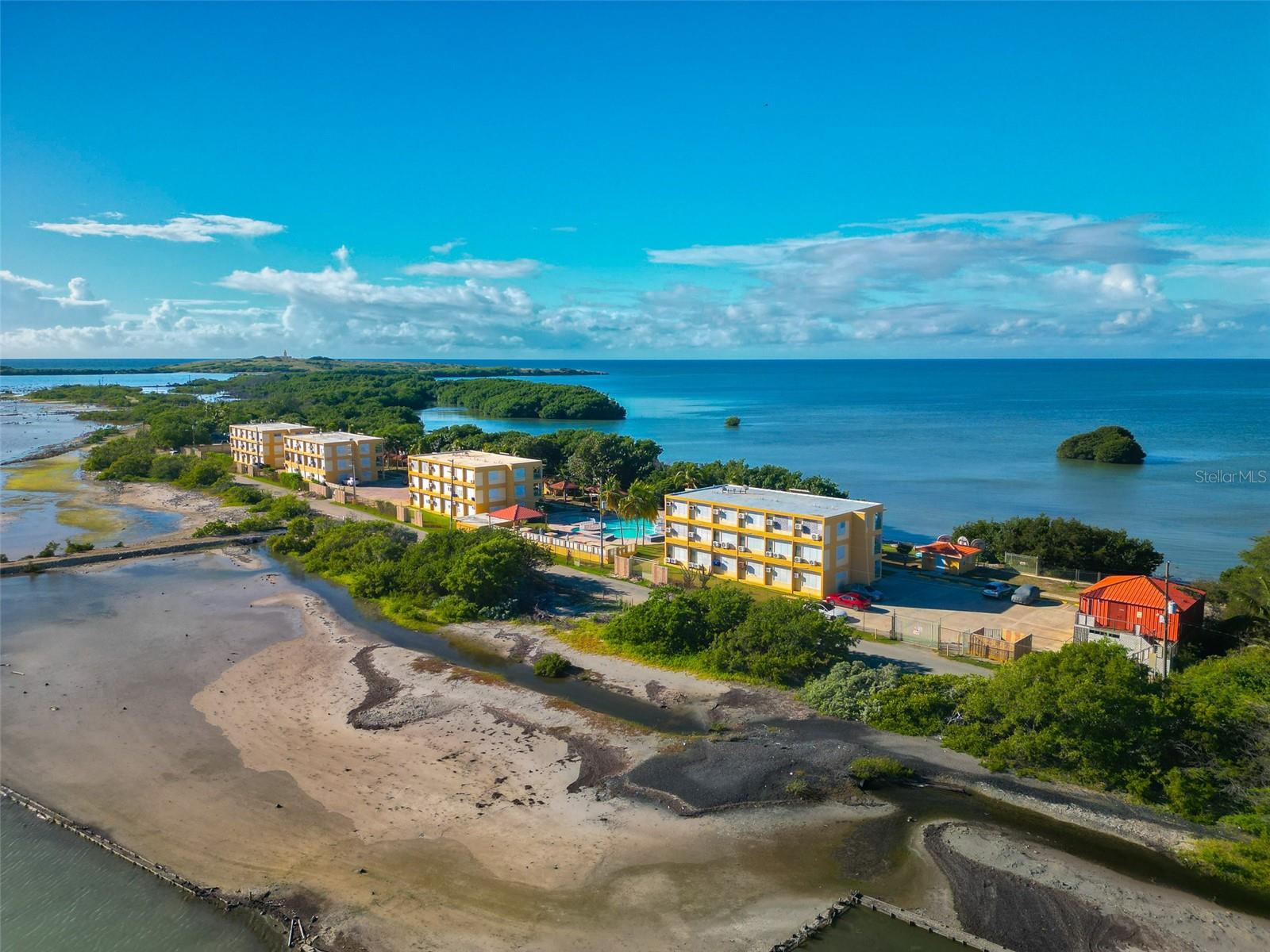 COND. PLAYAS DEL CARIBE RESORT - Residential
