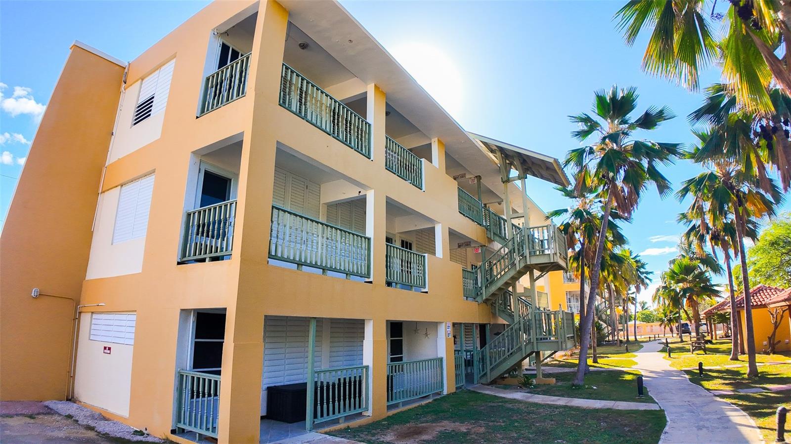 COND. PLAYAS DEL CARIBE RESORT - Residential