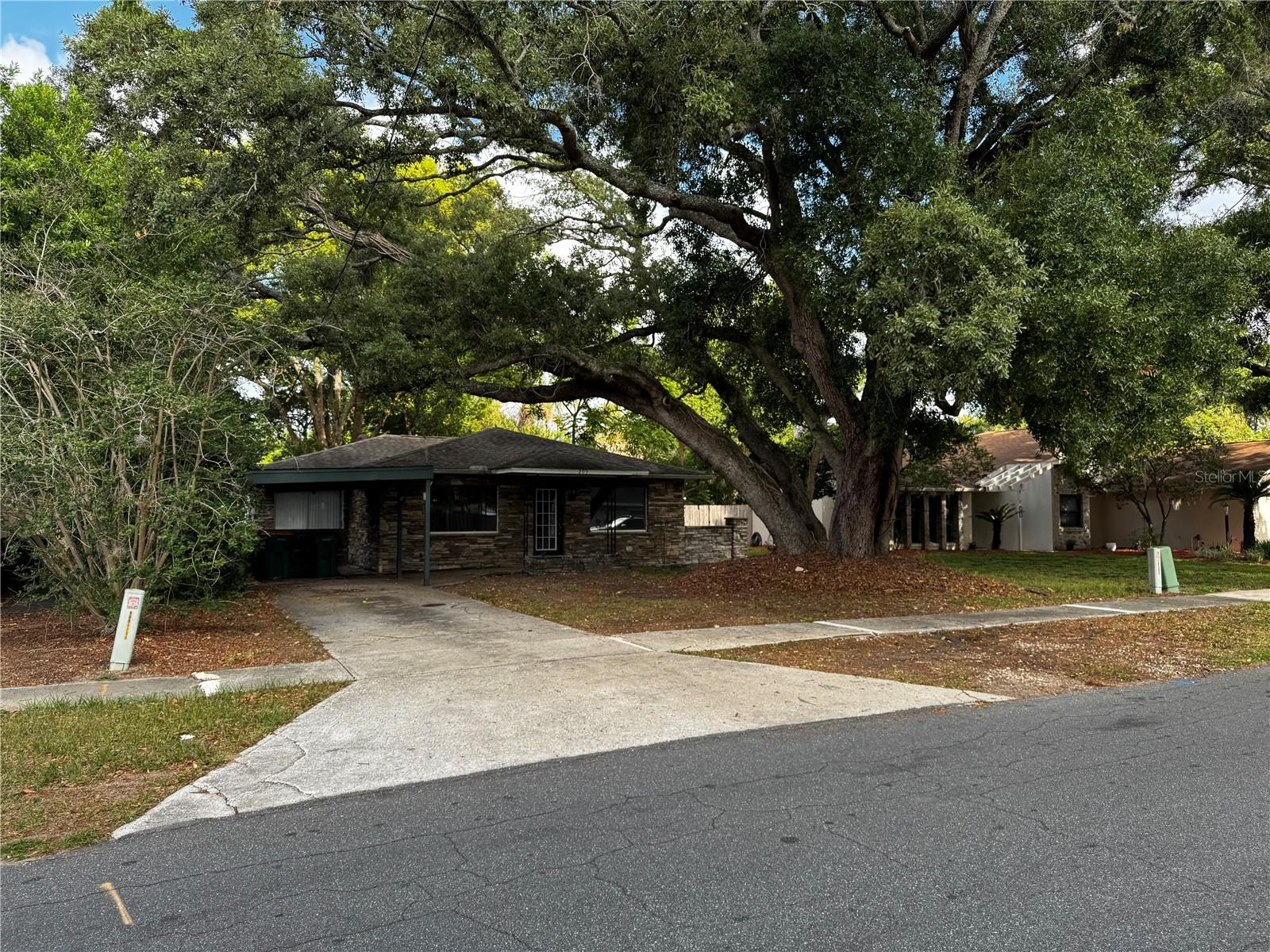 Take advantage of this opportunity to own a home in a location defined by its incredible charm and proximity. Situated just ~1.5 miles from the heart of historic downtown Mount Dora, this property offers an unbeatable lifestyle at a price point below the area's current median. Come in with your vision and polish this gem! Enjoy immediate access to the town's famous 19th-century architecture, boutique shops, and premier dining spots. Recreation lovers will appreciate being moments from Lake Dora, the iconic lighthouse at Grantham Point Park, and the pickleball courts and festivals at Donnelly Park. Properties in this high-demand pocket rarely become available at such a competitive value, making this the perfect moment to snap up a residence in the "New England of the South." Whether you are looking for a primary residence or a high-potential investment, this home is a standout choice.
