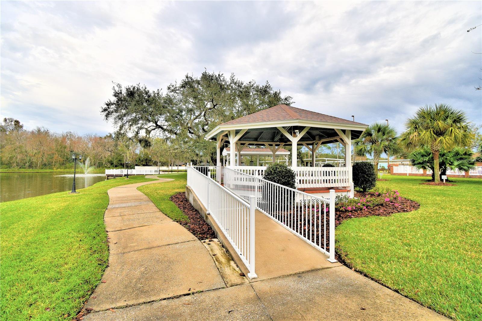 COLONNADES PH 02 - Residential