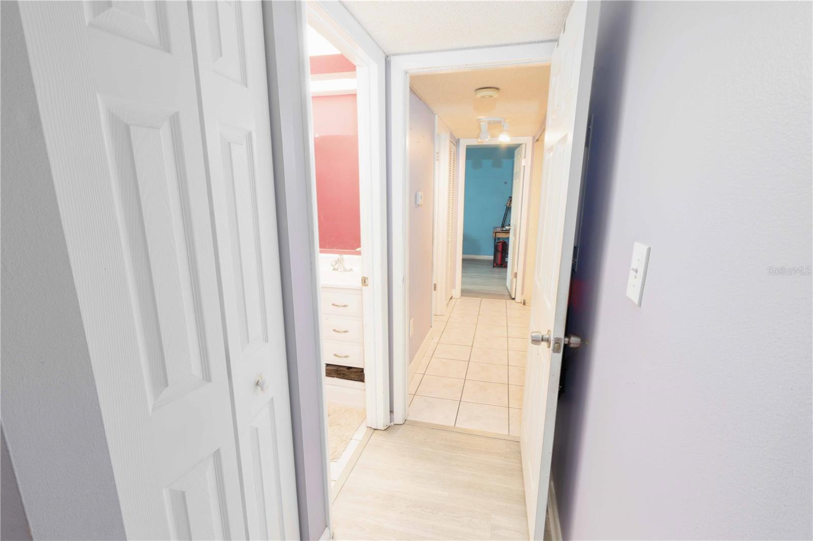 LANDINGS CONDO THE - Residential