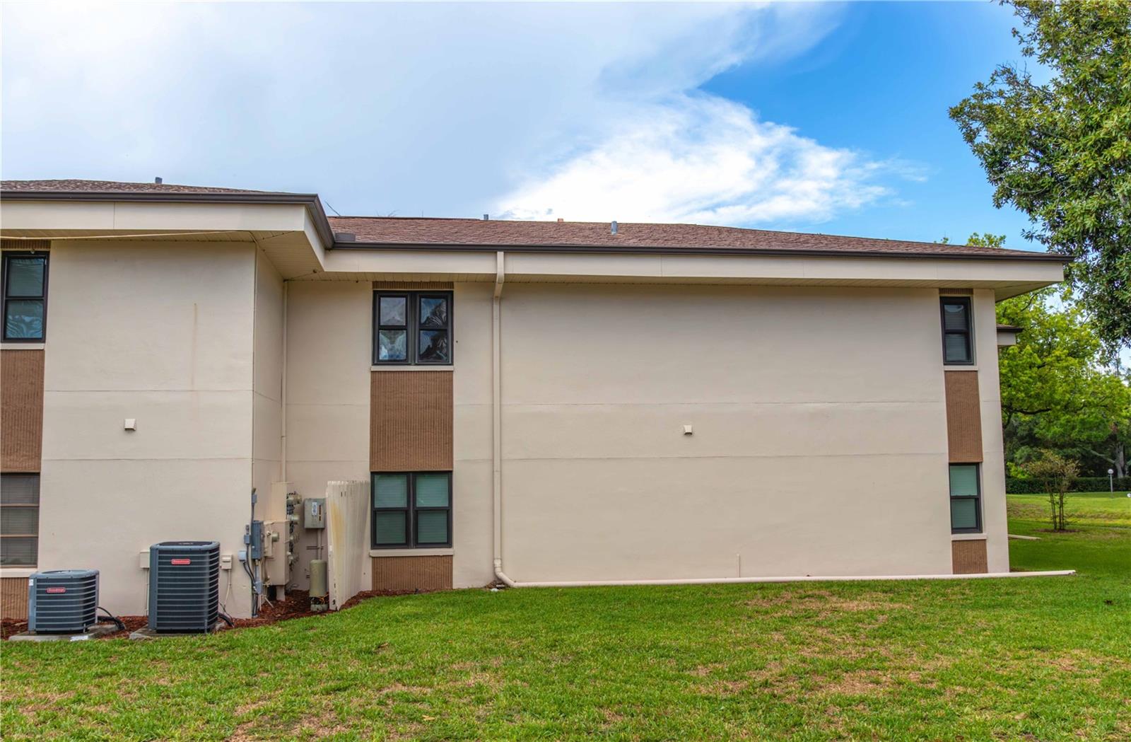 LANDINGS CONDO THE - Residential
