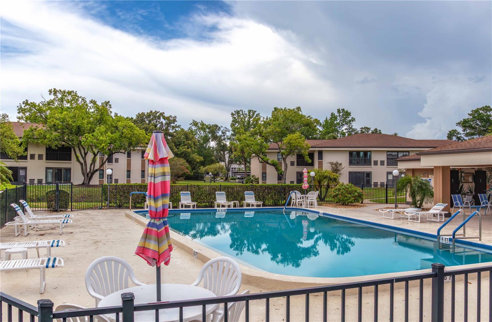 LANDINGS CONDO THE - Residential