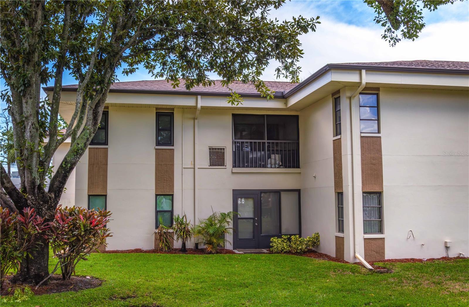 LANDINGS CONDO THE - Residential
