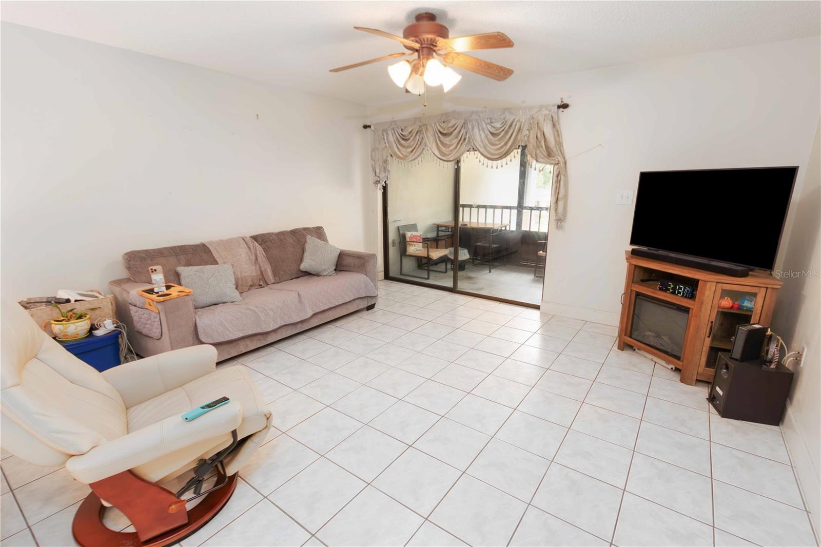 LANDINGS CONDO THE - Residential