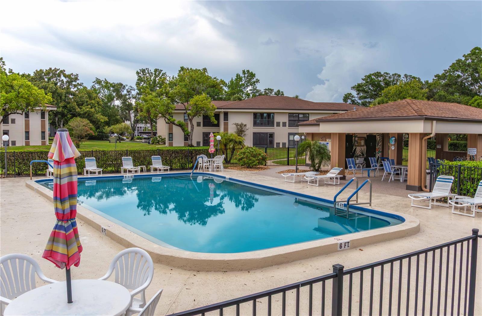 LANDINGS CONDO THE - Residential