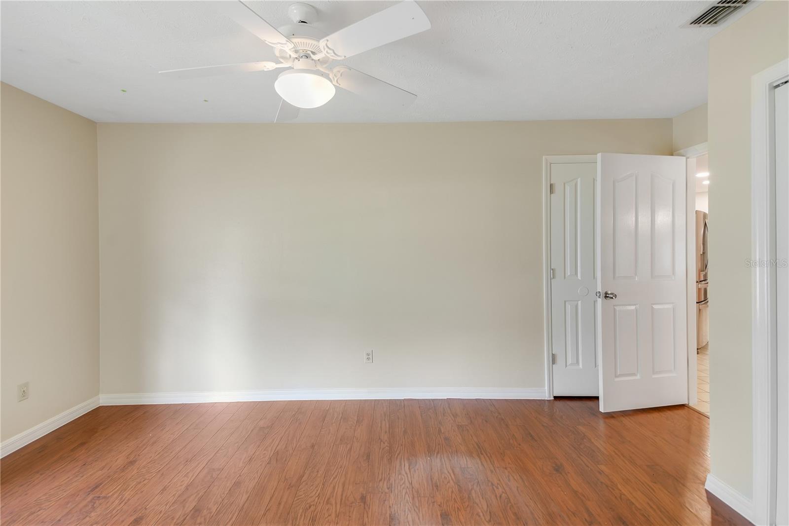 LADY LAKE BAGGETT ESTATES - Residential