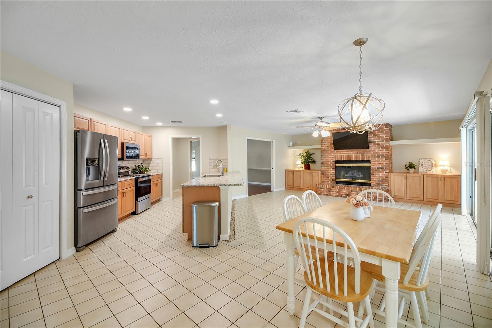 LADY LAKE BAGGETT ESTATES - Residential
