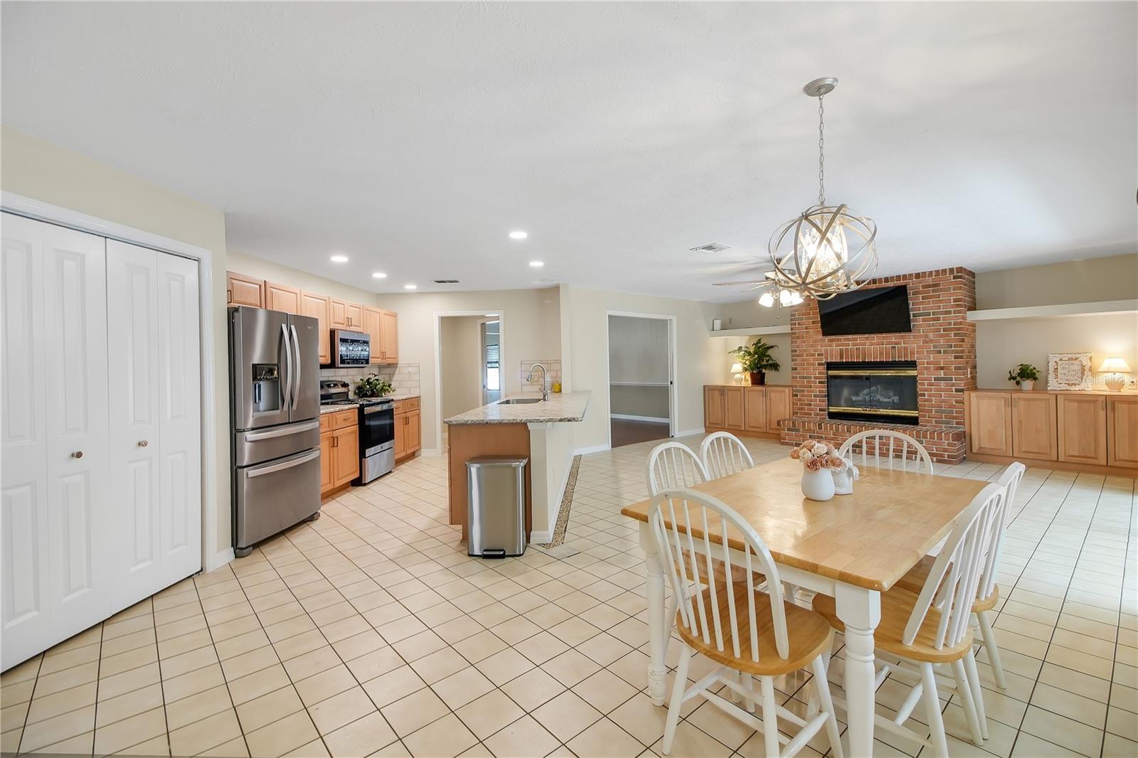 LADY LAKE BAGGETT ESTATES - Residential