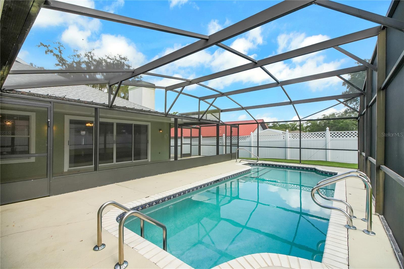 LADY LAKE BAGGETT ESTATES - Residential