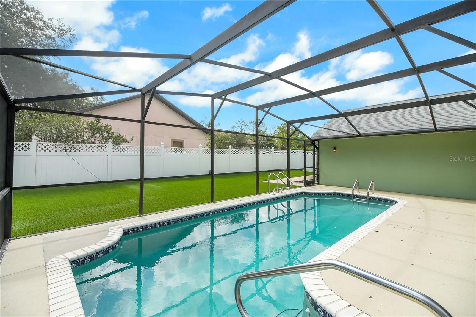LADY LAKE BAGGETT ESTATES - Residential