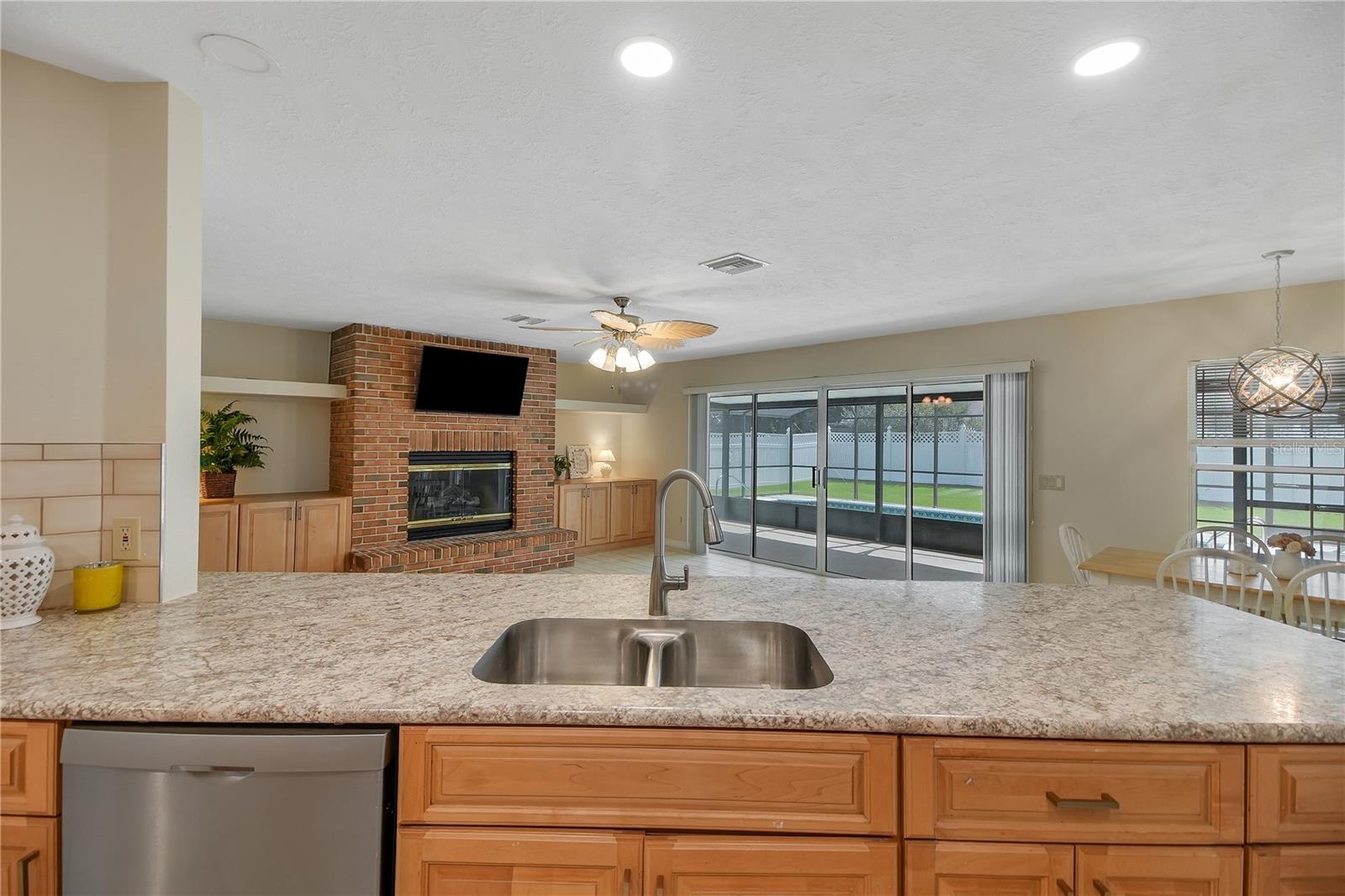 LADY LAKE BAGGETT ESTATES - Residential