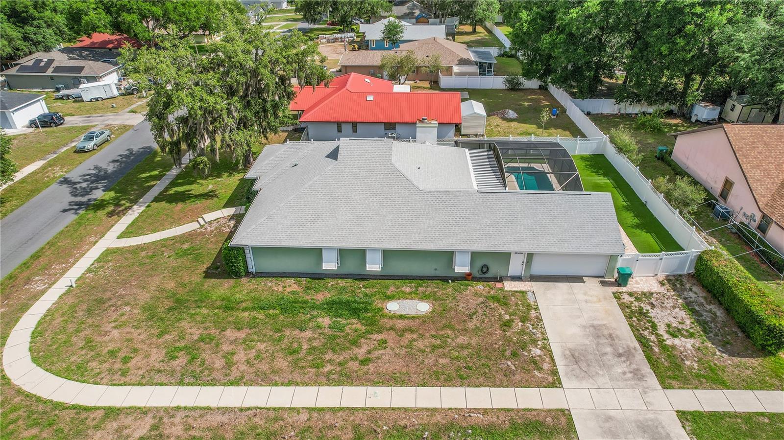LADY LAKE BAGGETT ESTATES - Residential