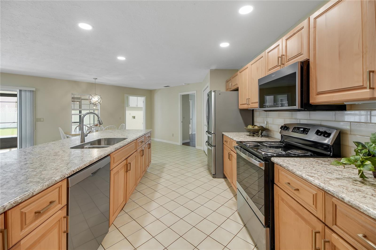 LADY LAKE BAGGETT ESTATES - Residential